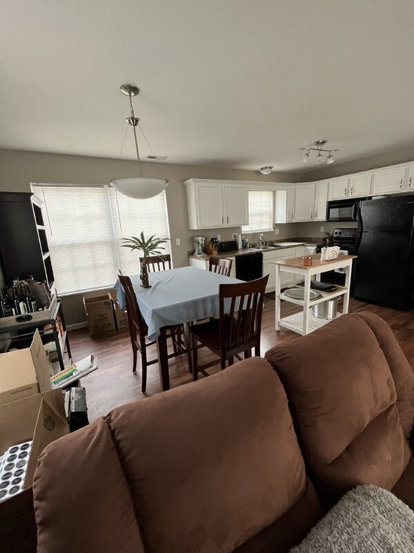 Building Photo - 15212 Alpine Dr