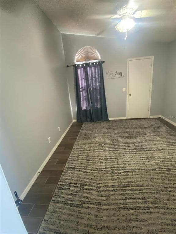 Foto del edificio - 2451 Harbor Town Dr
