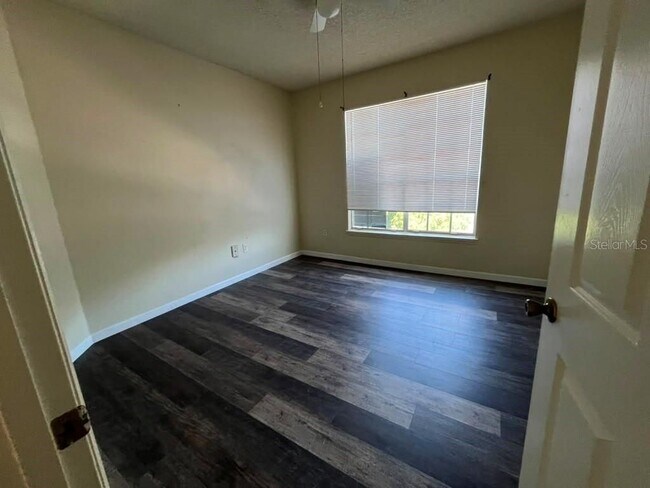 Foto del edificio - 13025 Mulberry Park Dr
