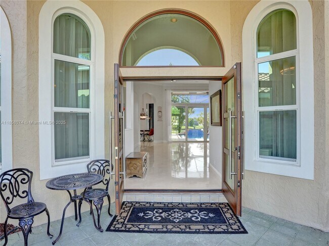 Foto del edificio - 2715 Edgewater Ct