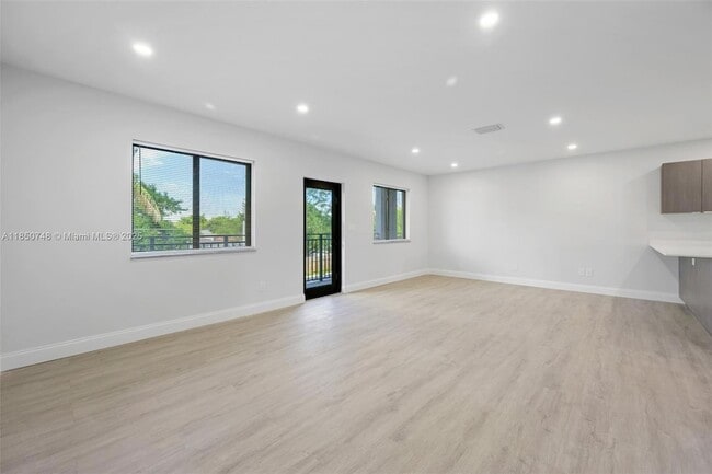 Building Photo - 349 NW 40th St