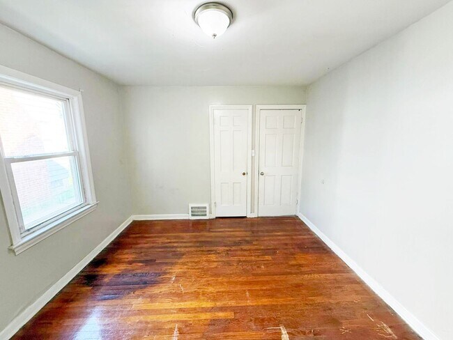 Foto del edificio - 3 BED 1 BATH BEAUTIFUL SINGLE FAMILY HOME