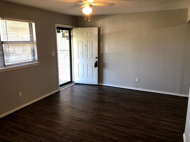 Foto del edificio - 955 SW 4th Pl