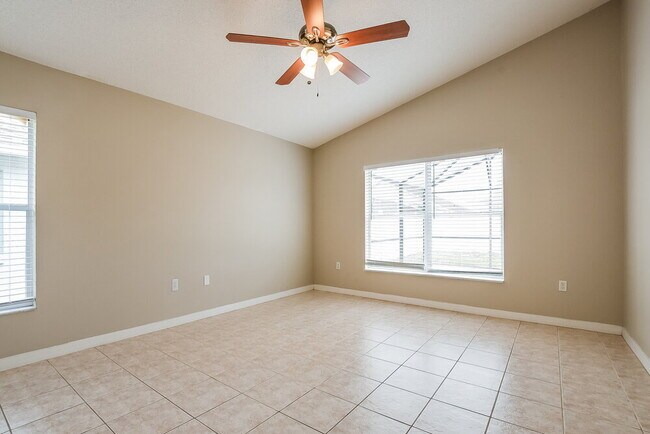 Foto del edificio - 4616 Falcon Ave