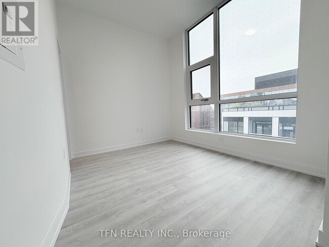 Building Photo - 15-1215 Richardson St