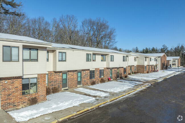 Building Photo - Forest View Apartments