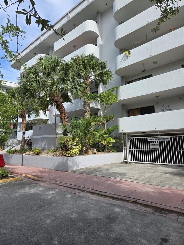 Primary Photo - 130 S Shore Dr