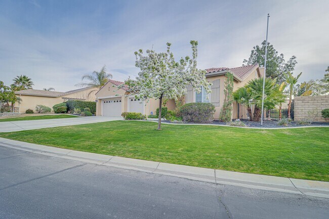 Building Photo - 14903 Via Messina Dr