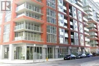 Building Photo - 126 Simcoe St