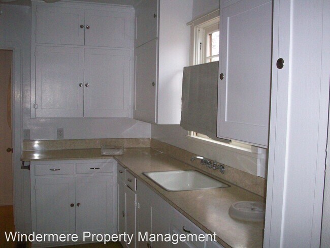 Building Photo - 2 br, 2 bath House - 809 E Alder