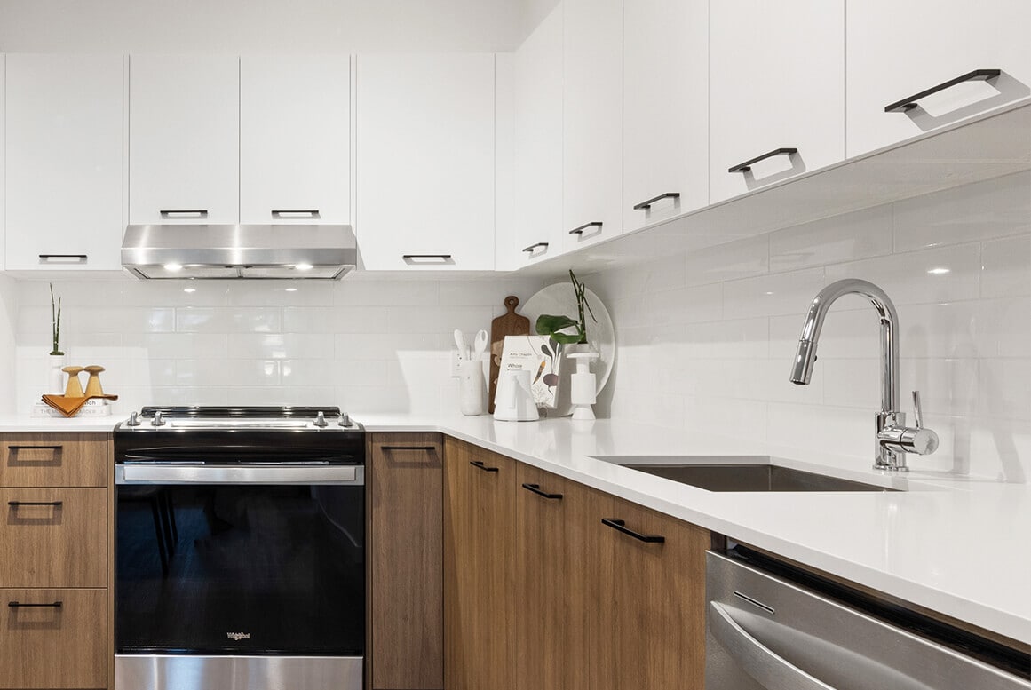 Building Photo - Wood & Water