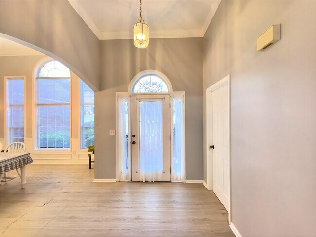 Foto del edificio - 235 Ruby Forest Pkwy