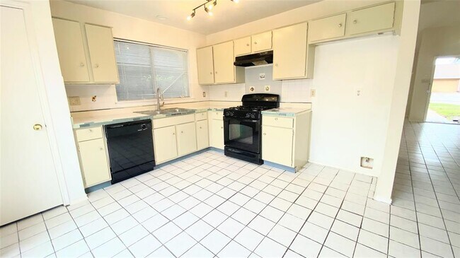 Building Photo - 7303 Seton Lake Dr