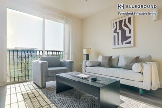 Building Photo - 3100 Esperanza Crossing