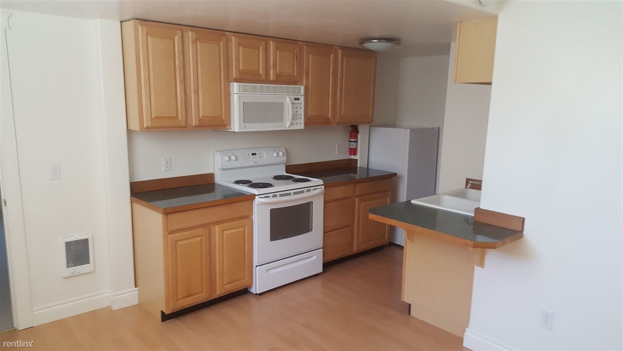 Primary Photo - 1 br, 1 bath Apartment - 241 SE Wyers St
