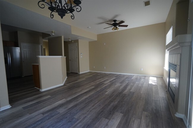 Foto del edificio - 9102 Gale Blvd