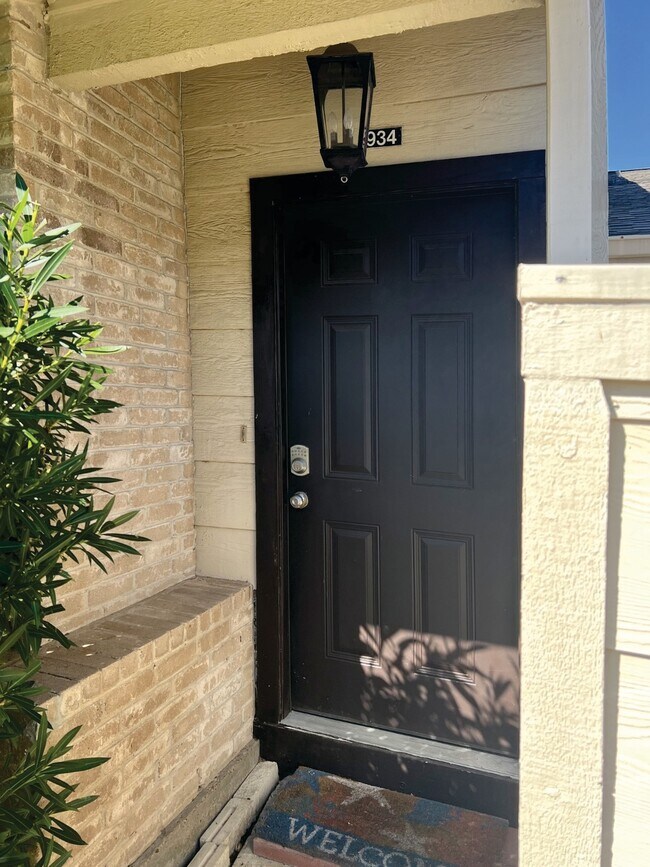 Foto del edificio - 13014 Leader St