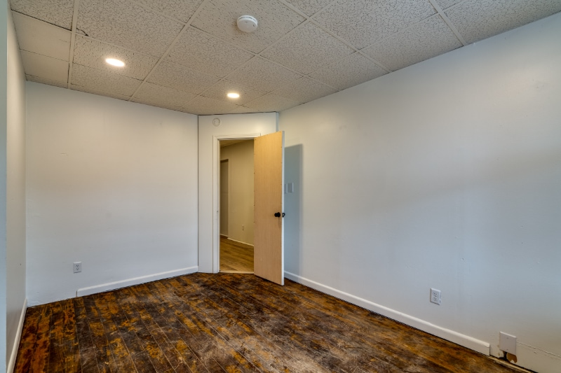 Building Photo - 613 W Orange St