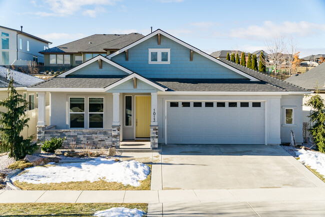 Building Photo - 1013 E Radiant Ridge Dr
