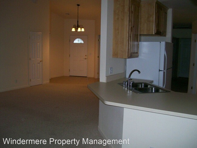 Building Photo - 3 br, 2 bath House - 716 SE Songbird Ln