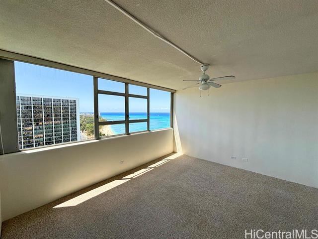 Building Photo - 2500 Kalakaua Ave