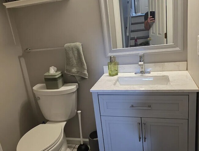 Foto del edificio - 2644 Birchwood Ln
