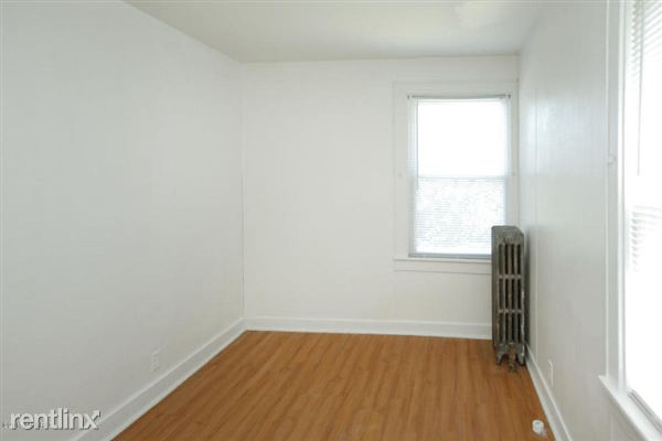 Building Photo - 514 N Gremps St