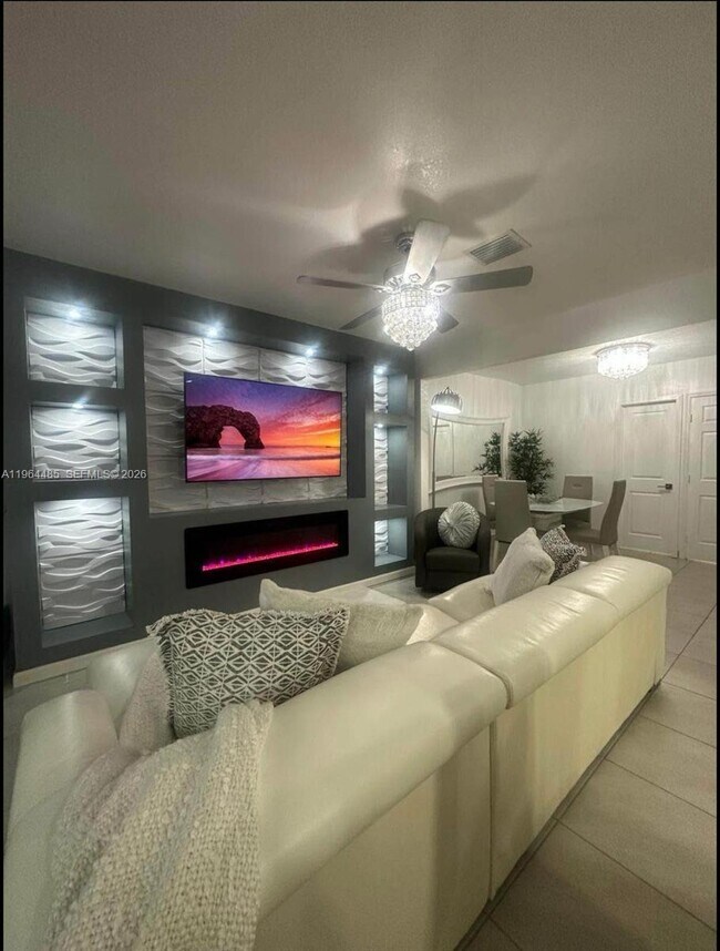 Foto del edificio - 557 NE 5th Pl