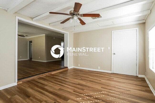 Building Photo - 3 Bedroom Pet-Friendly Home in Jacksonvill...