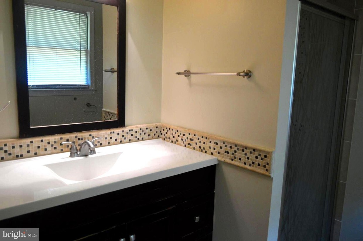 Foto principal - 4013 Stonewall Ave