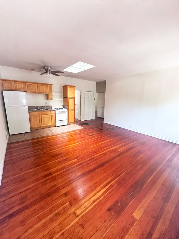 Foto del edificio - 2103 Vine St