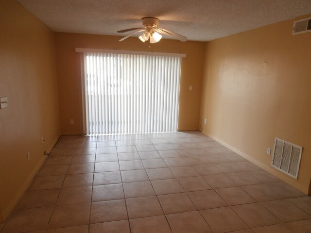 Building Photo - 5219 VIA HACIENDA Cir