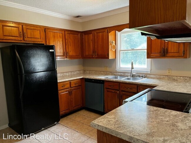 Building Photo - 4 br, 2 bath House - 190 Webb Dr