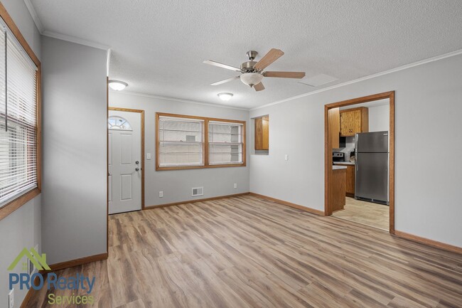 Building Photo - 4 Bedroom Home **Free August Rent with an ...