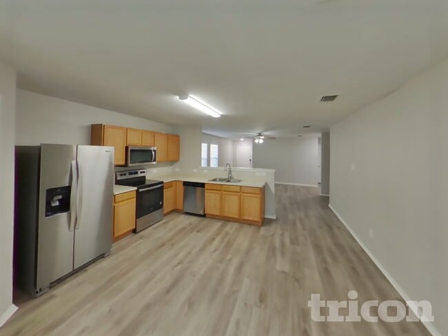 Building Photo - 439 Eisenhower Ln