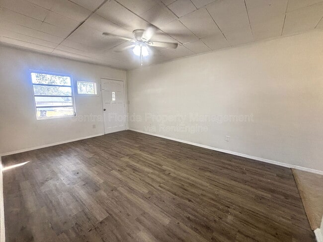 Building Photo - 842 Lake Ave