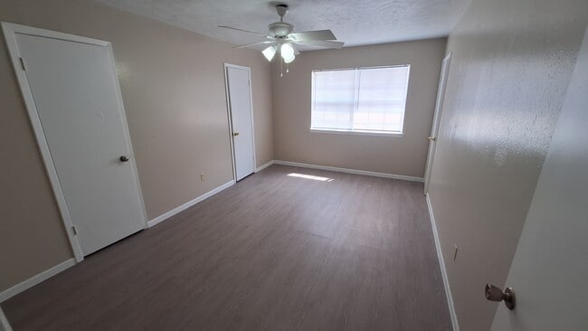 Building Photo - 1906 Barak Ln