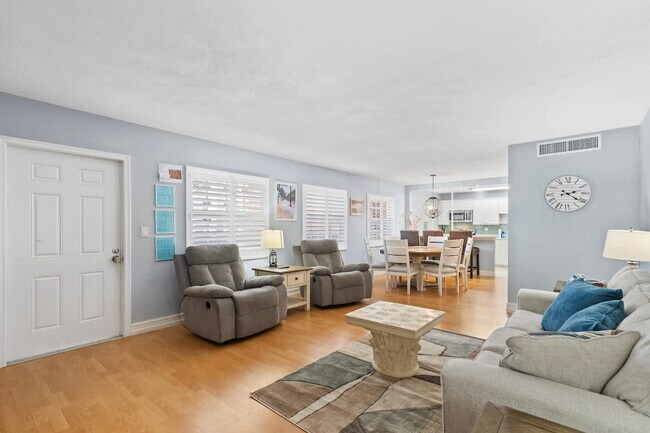 Building Photo - 2424 NE 9th St