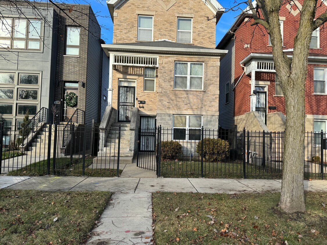 Primary Photo - 658 E 42nd St