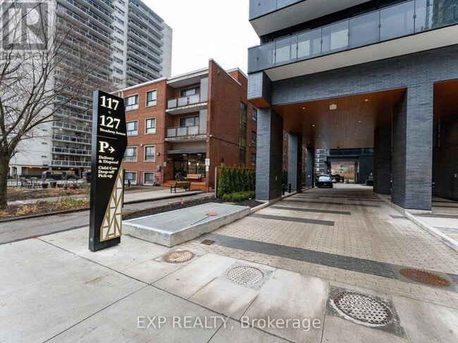 Building Photo - 127 Broadway Ave