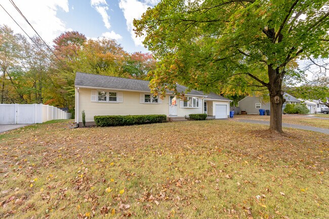 Building Photo - 14 Alaimo Dr