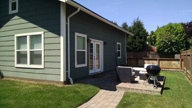 Building Photo - 6117 NE 9th Ave