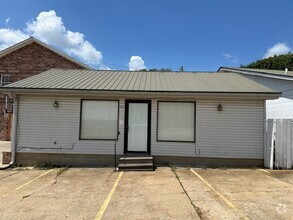 Building Photo - 907 Palmetto Rd