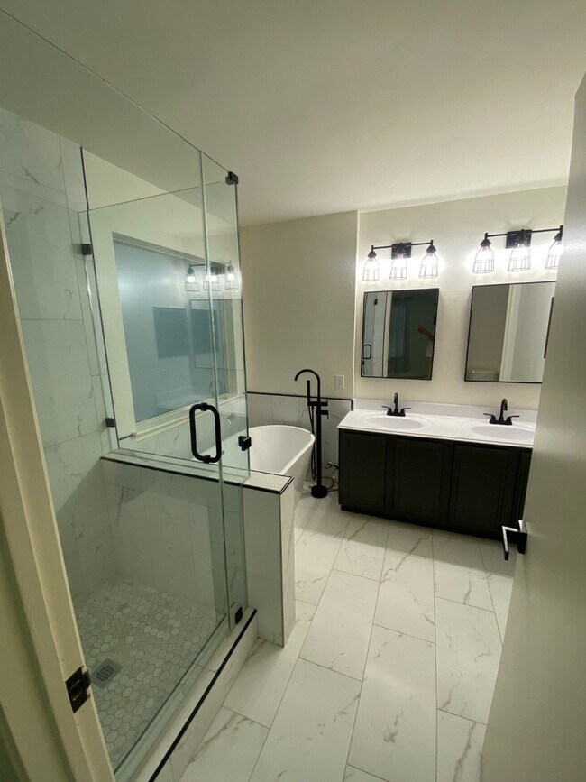 Building Photo - 9518 Willow Lodge Ct