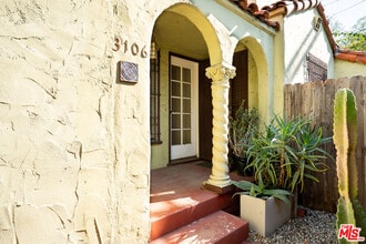 Building Photo - 3106 Silver Lake Blvd