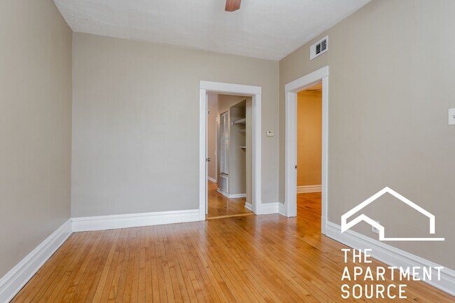 Foto del edificio - 2614 N Springfield Ave