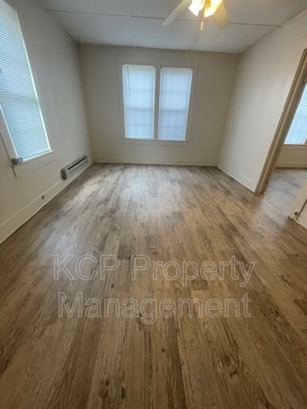 Building Photo - 2111 S 17th St