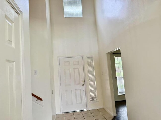 Building Photo - 3114 Holly Ranch Dr