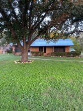 Building Photo - 905 Trail St