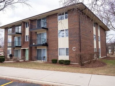 Primary Photo - 5S100 Pebblewood Ln